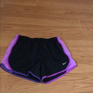 Nike short size L